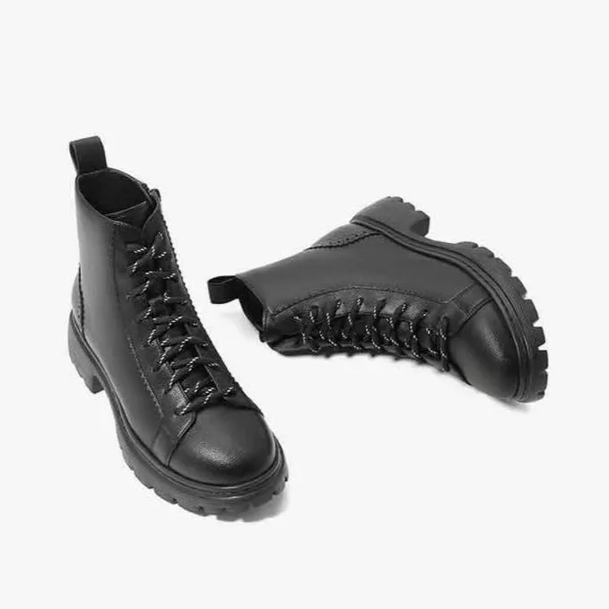 Minimalist Zip Side Boots