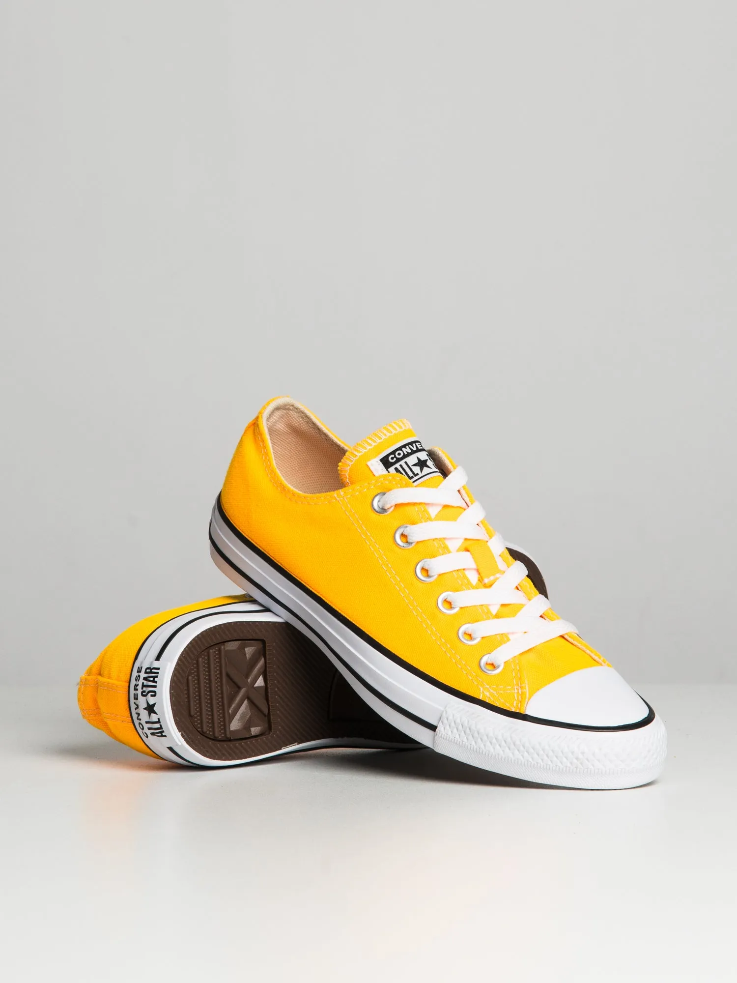 WOMENS CHUCK TAYLOR ALL-STARS CLASSIC CANVAS OX - ORANGE - CLEARANCE